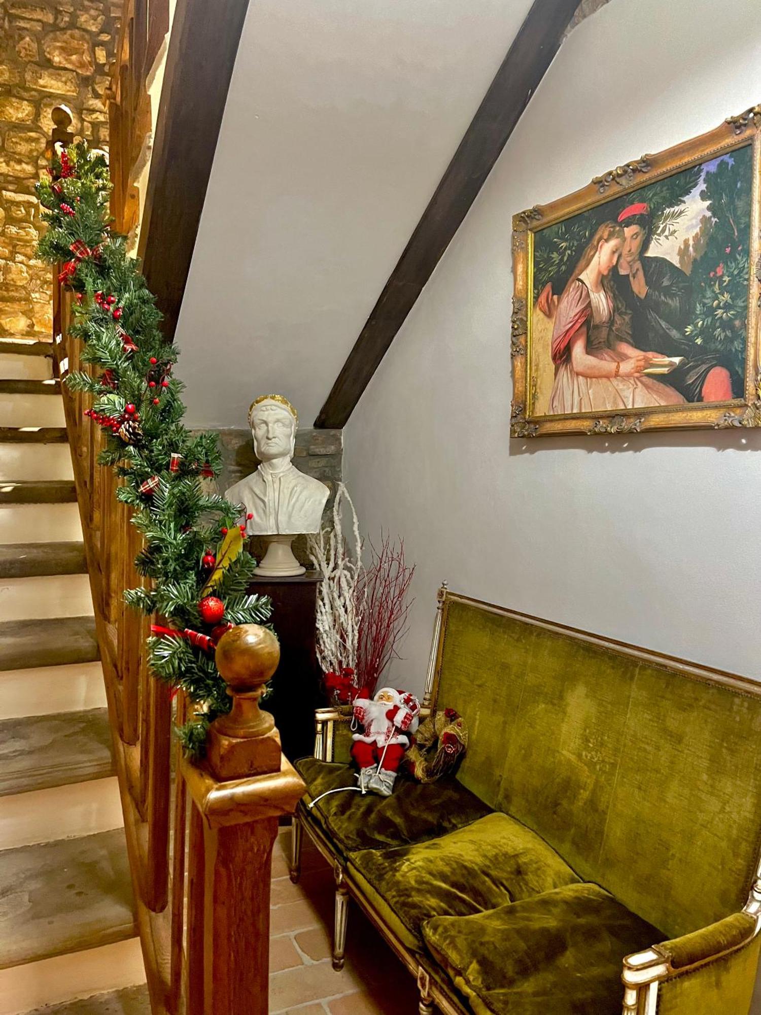 L'Inferno Di Dante Bed & Breakfast Gubbio Oda fotoğraf