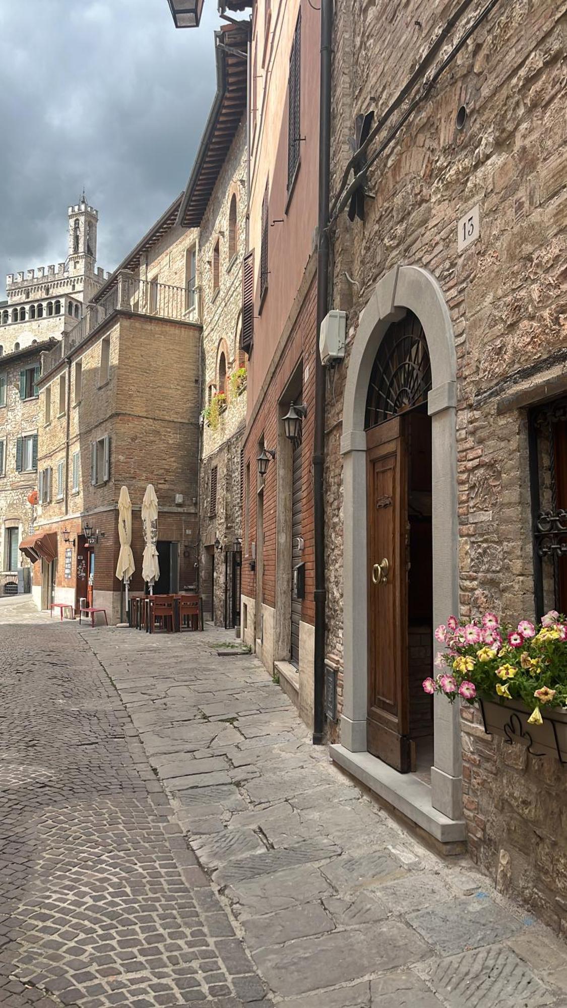 L'Inferno Di Dante Bed & Breakfast Gubbio Dış mekan fotoğraf